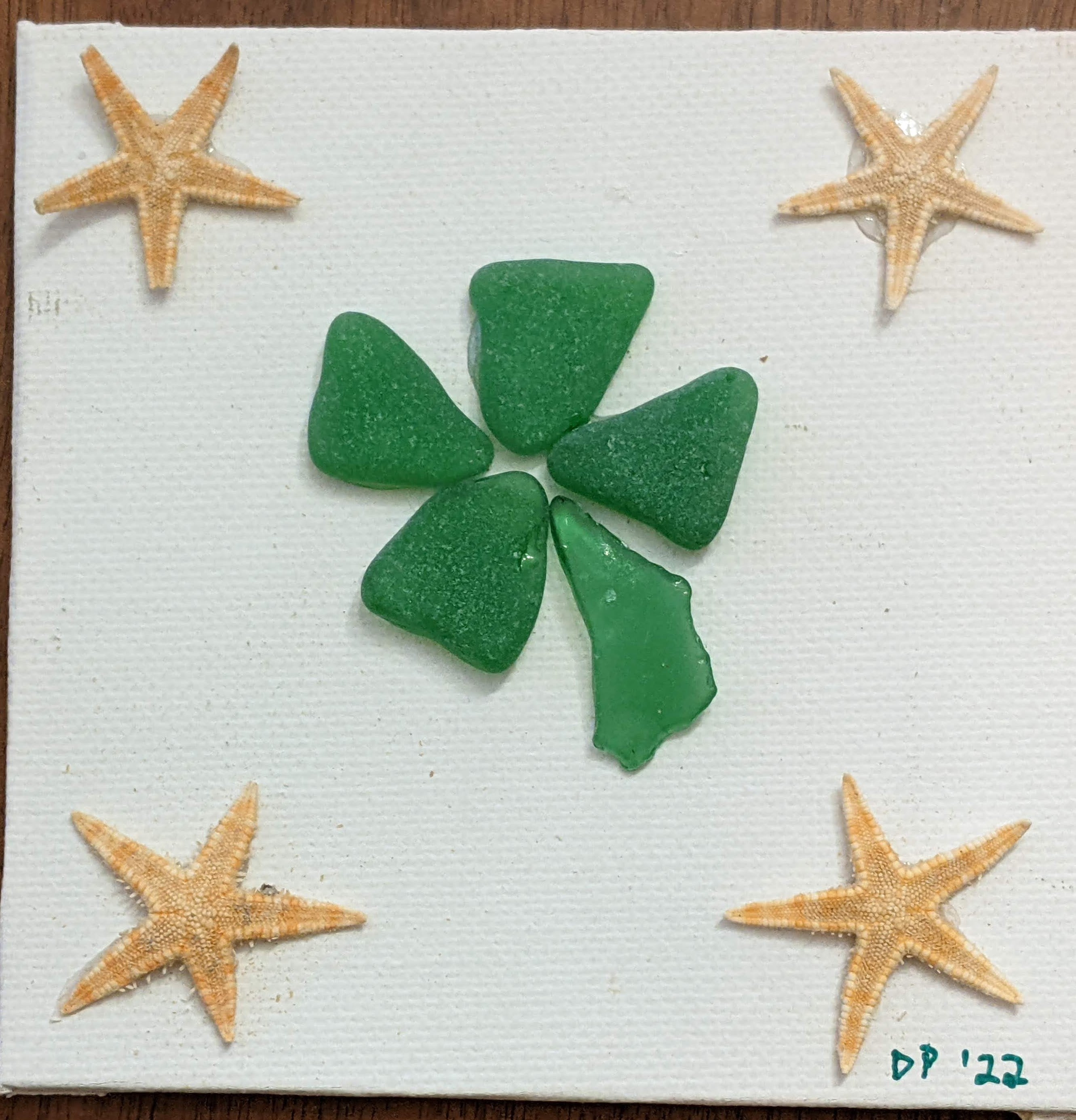 Four-leaf clover and starfish
