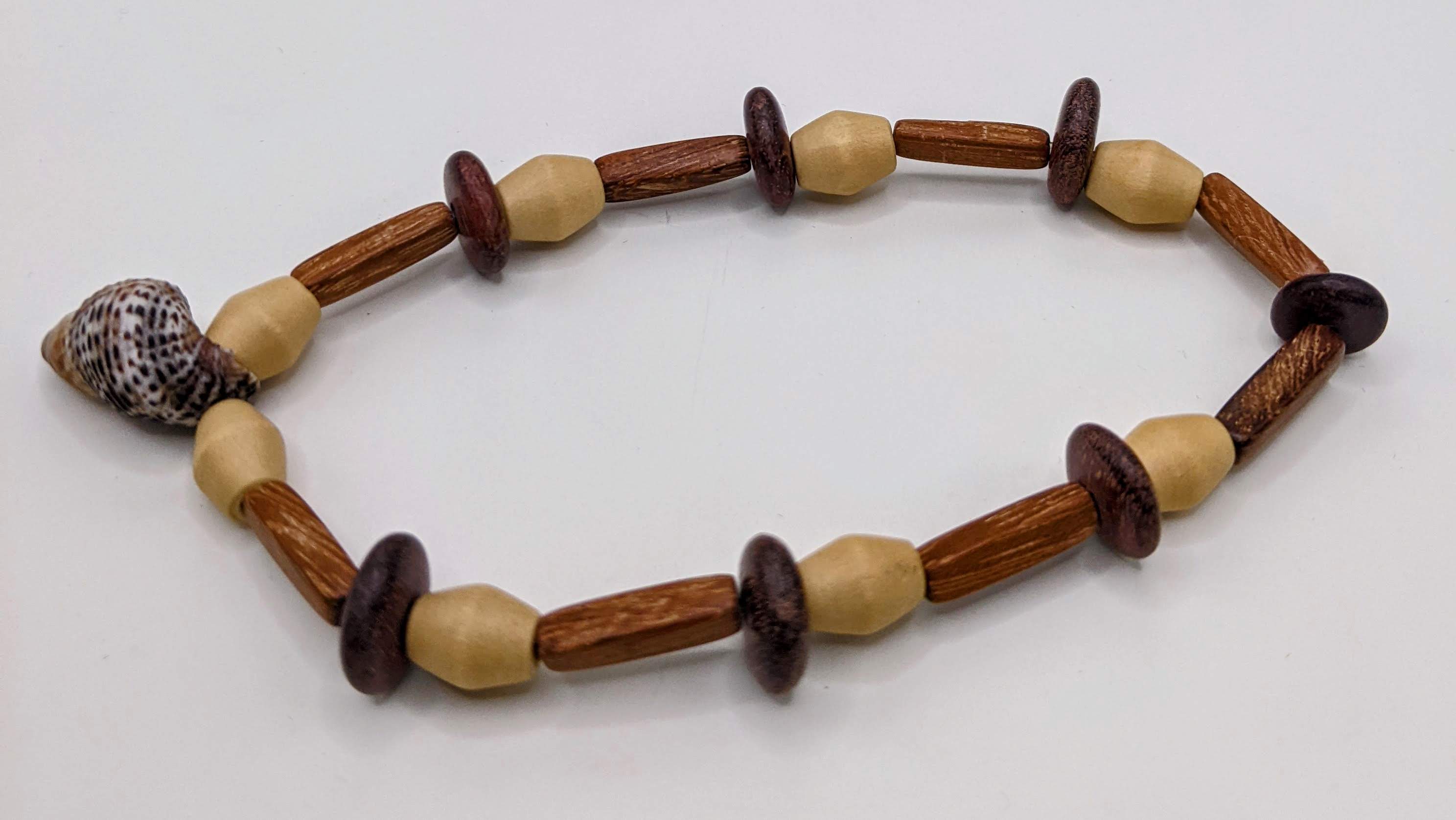 Periwinkle shell and wood beads bracelet